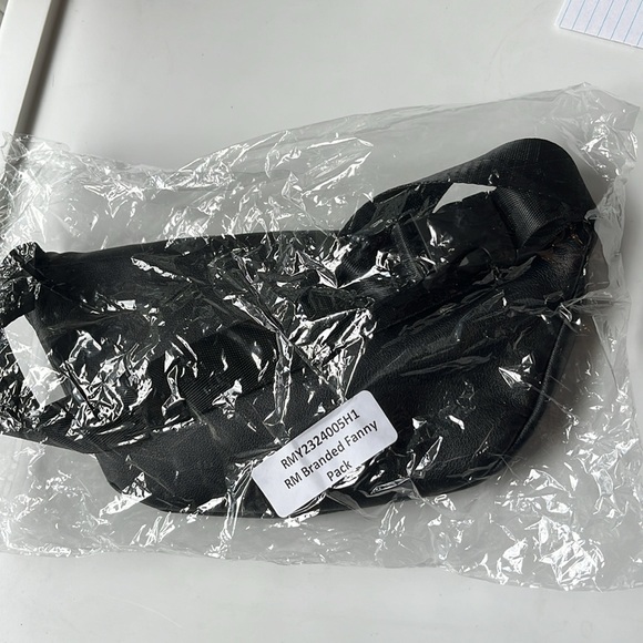 New Remy Martin leather fanny pack - Picture 3 of 3